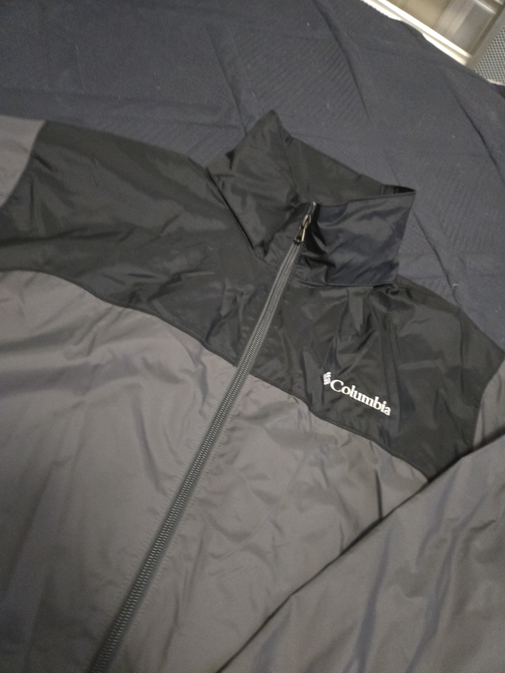 Columbia Two-Tone Black & Gray Men's Windbreaker Jacket